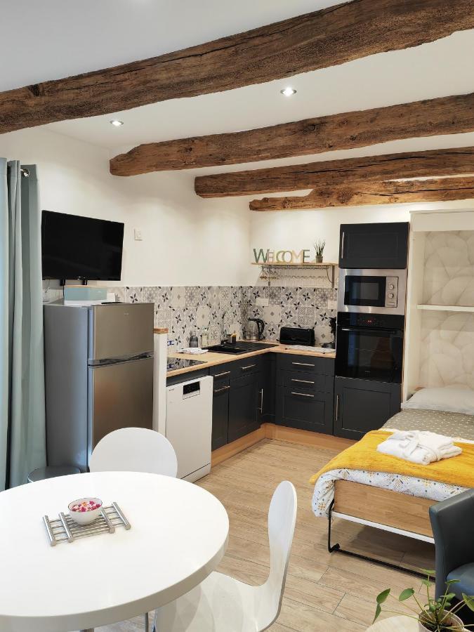 A La Memoire De Merlin & Spa Saint-Malon-sur-Mel 외부 사진
