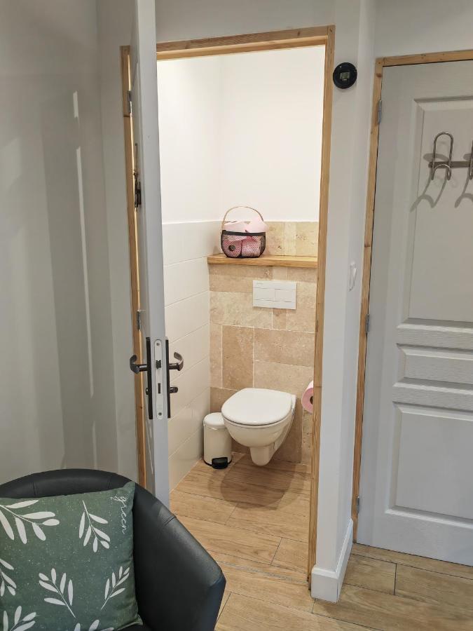 A La Memoire De Merlin & Spa Saint-Malon-sur-Mel 외부 사진