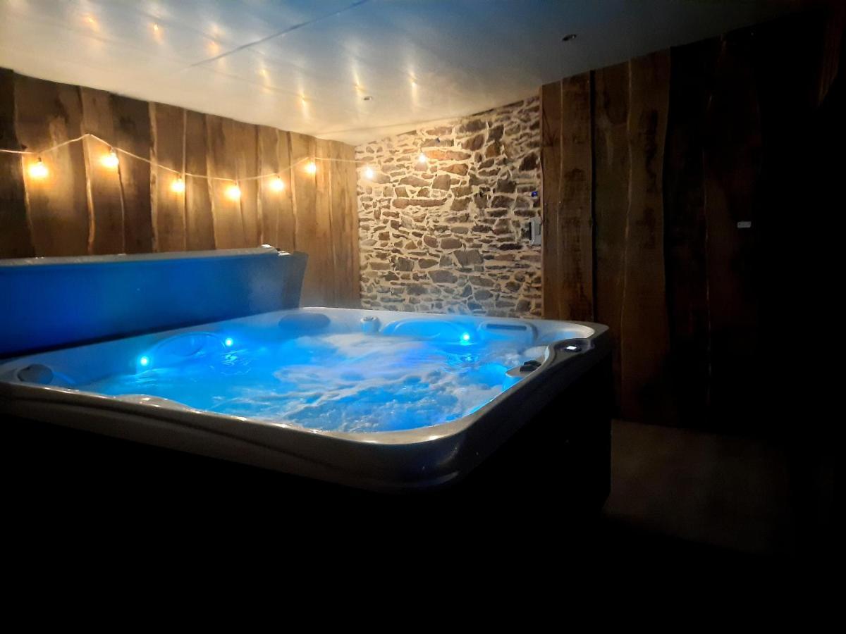 A La Memoire De Merlin & Spa Saint-Malon-sur-Mel 외부 사진