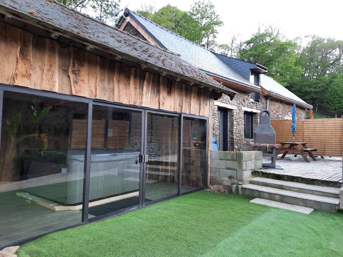 A La Memoire De Merlin & Spa Saint-Malon-sur-Mel 외부 사진