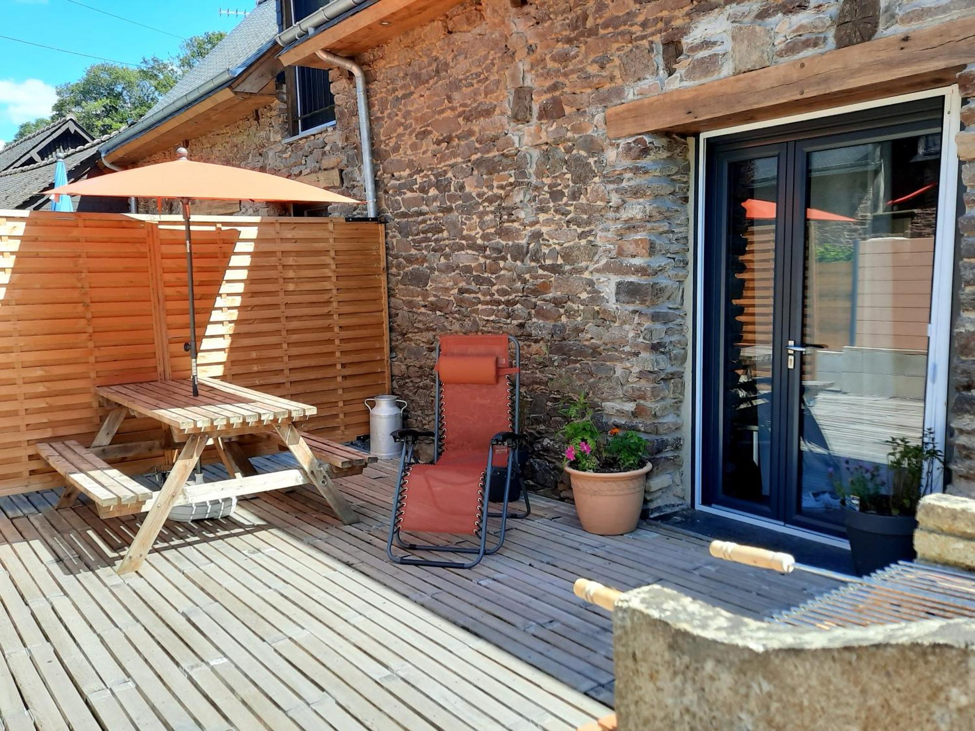 A La Memoire De Merlin & Spa Saint-Malon-sur-Mel 외부 사진