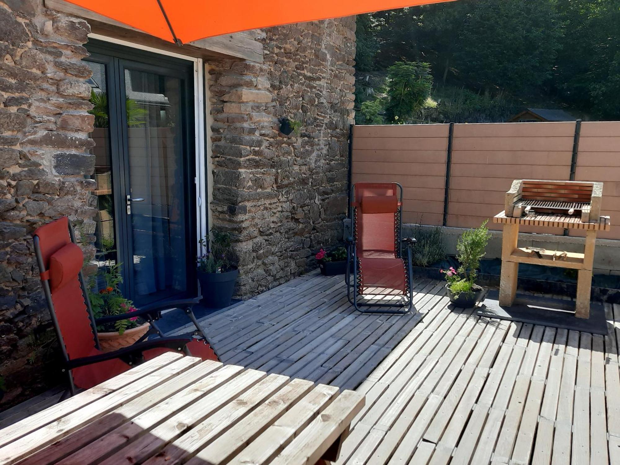 A La Memoire De Merlin & Spa Saint-Malon-sur-Mel 외부 사진