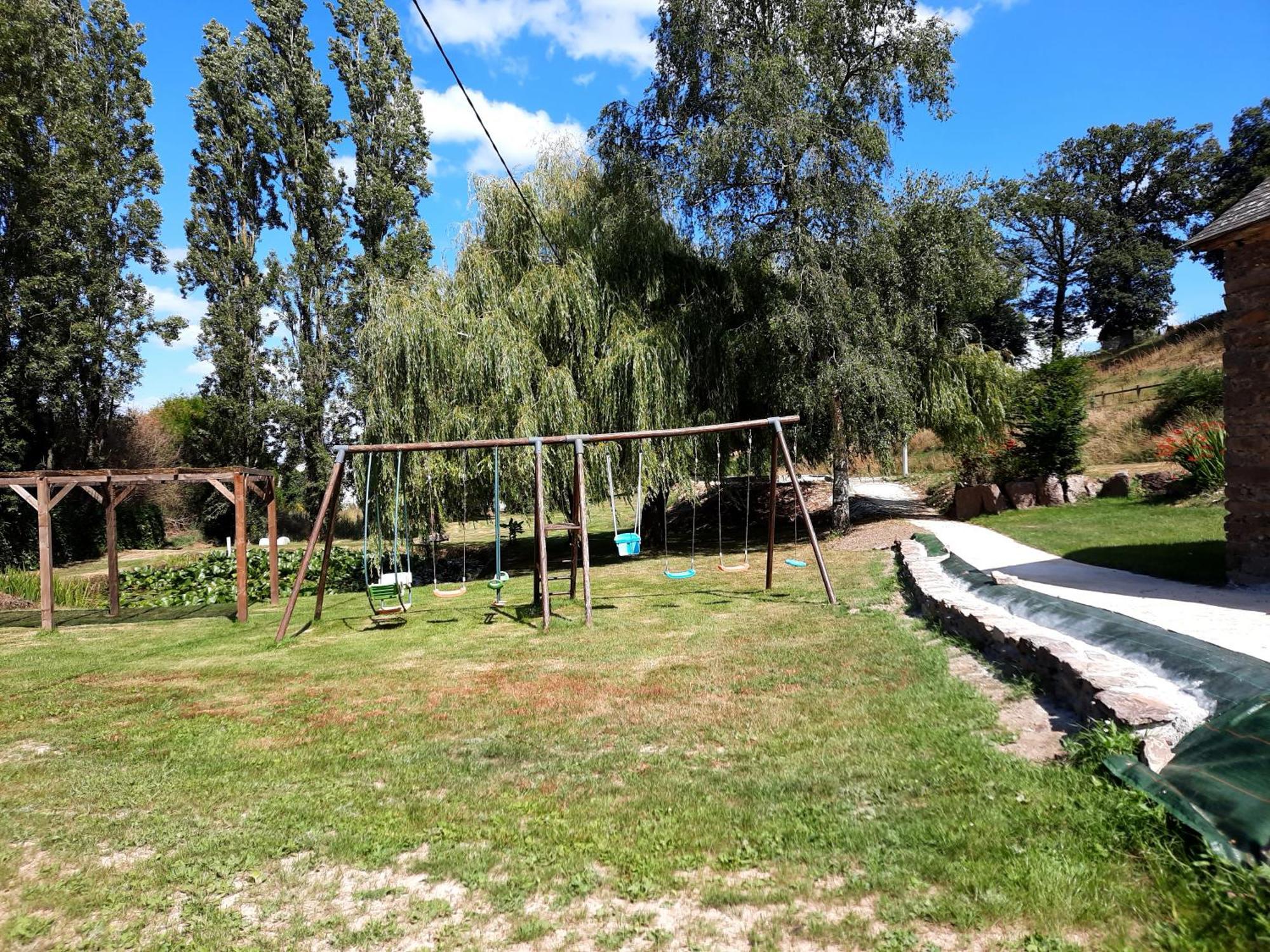 A La Memoire De Merlin & Spa Saint-Malon-sur-Mel 외부 사진